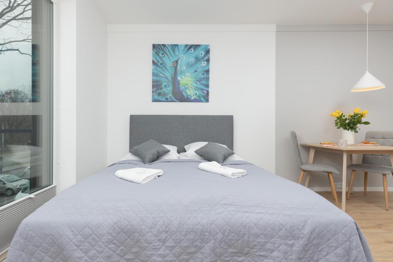 Metro Bielany Apartments With Parking By Noclegi Renters Warsaw Exterior photo