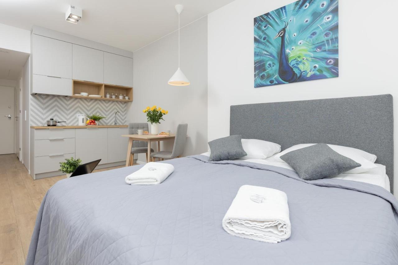 Metro Bielany Apartments With Parking By Noclegi Renters Warsaw Exterior photo